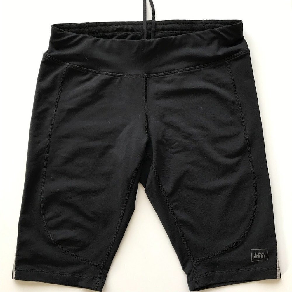REI CO-OP Women's bike/athletic shorts elastic & drawstring back zipper pocket S
